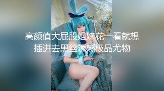 年轻小情侣 家里非常冷穿着衣服 但是我的激情不会退