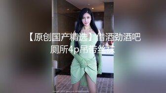 黑衣小美女趴在胯下用猛力的舔吸技术吞吐起伏销魂欲望挡不住投降高潮射了