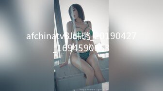 大二兼职美女终于被色魔摄影师忽悠脱光光成功打炮