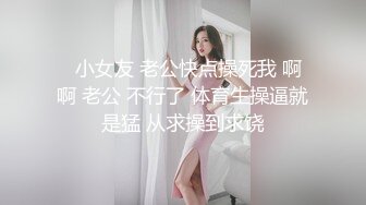 2022.7.15酒店偷拍，浪漫中年男偷情少妇，舔逼高手搞的女的直叫，大黑屌插入