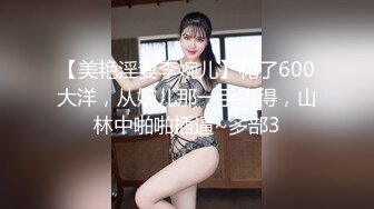 齐逼牛仔短裤黑丝骚女舔屌足交一脸享受脱下黑丝掰穴扣弄